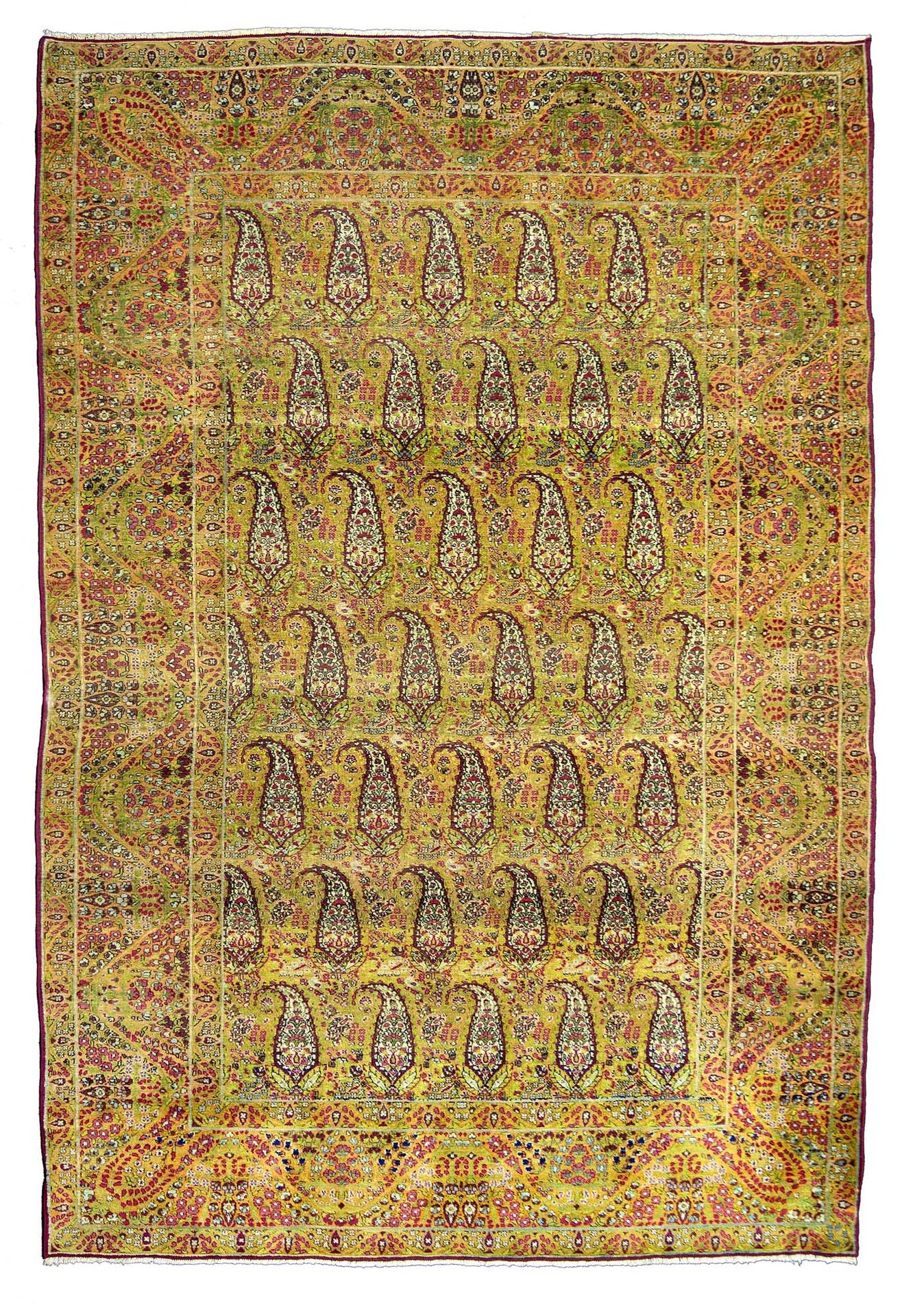 Null 优雅的KIRMAN-LAVER地毯（波斯），19世纪末

尺寸：203 x 132厘米

技术特点 : 羊毛天鹅绒，棉质底板。

一张完全是旧金黄色的&hellip;