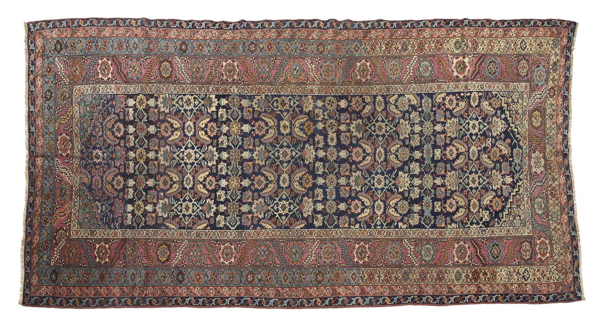 Null BAKHEISH地毯（波斯），18世纪末，19世纪初

尺寸：290 x 150厘米

技术特点 : 羊毛基础上的羊毛绒。

五个边框，或宽或窄，五颜&hellip;