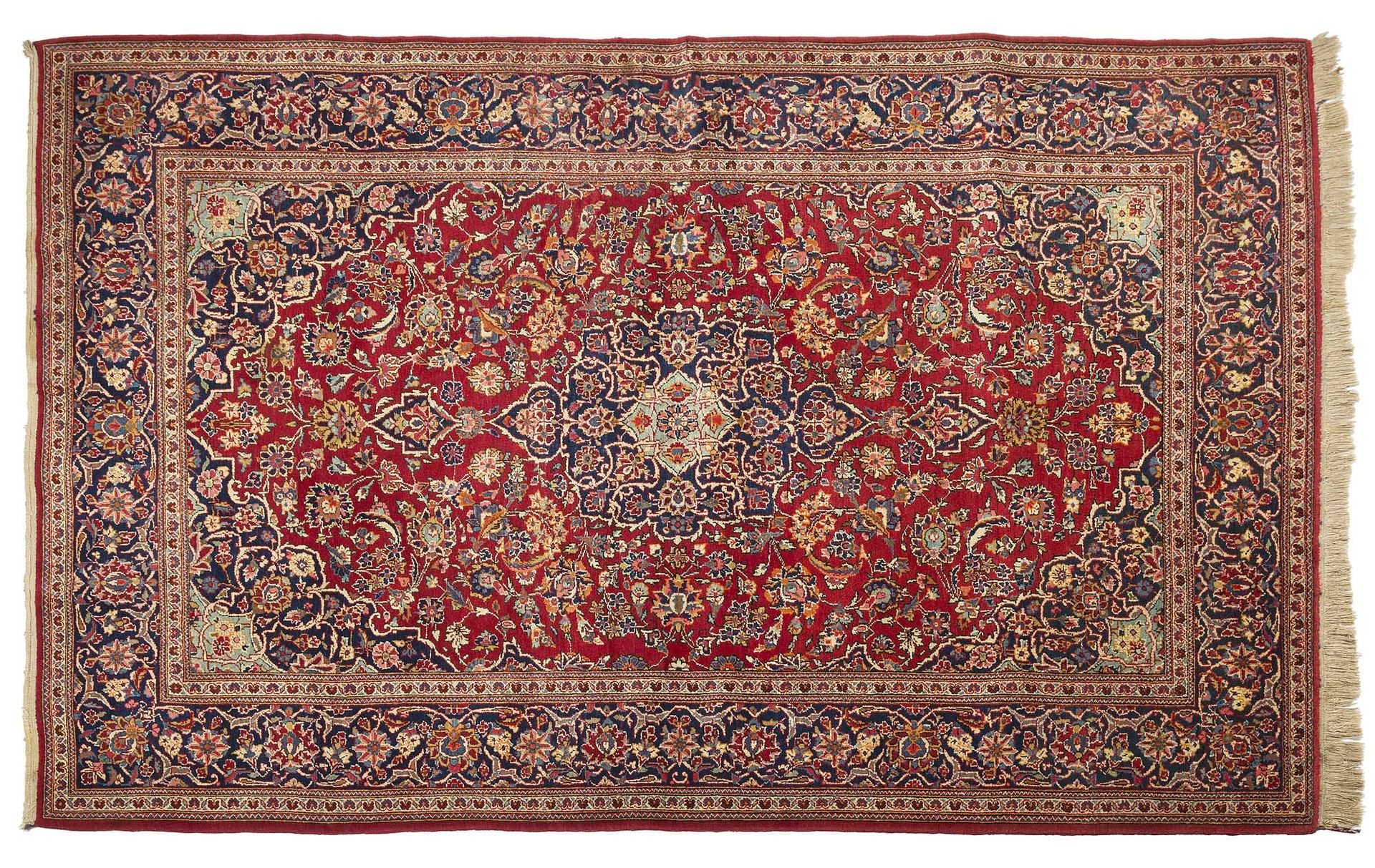 Null KACHAN地毯（波斯），20世纪的前三分之一。

尺寸：205 x 135厘米

技术特点 : 羊毛丝绒，棉质基础。

一个带蓝色和多裂纹的花饰，带&hellip;