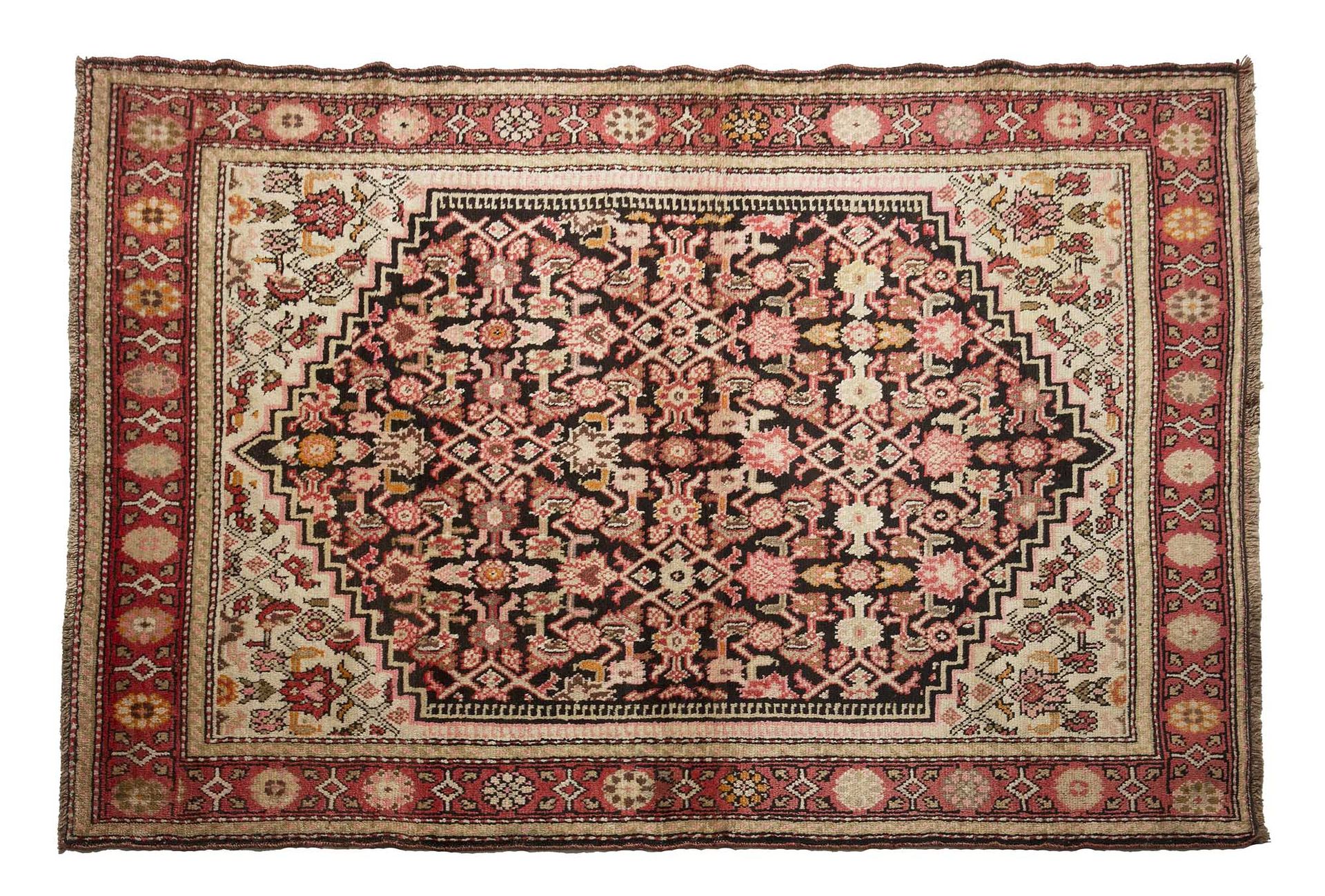 Null KARABAGH/ARTSAKH地毯（高加索-亚美尼亚），19世纪末

尺寸：190 x 130厘米

技术特点 : 羊毛基础上的羊毛绒。

烟煤色的&hellip;
