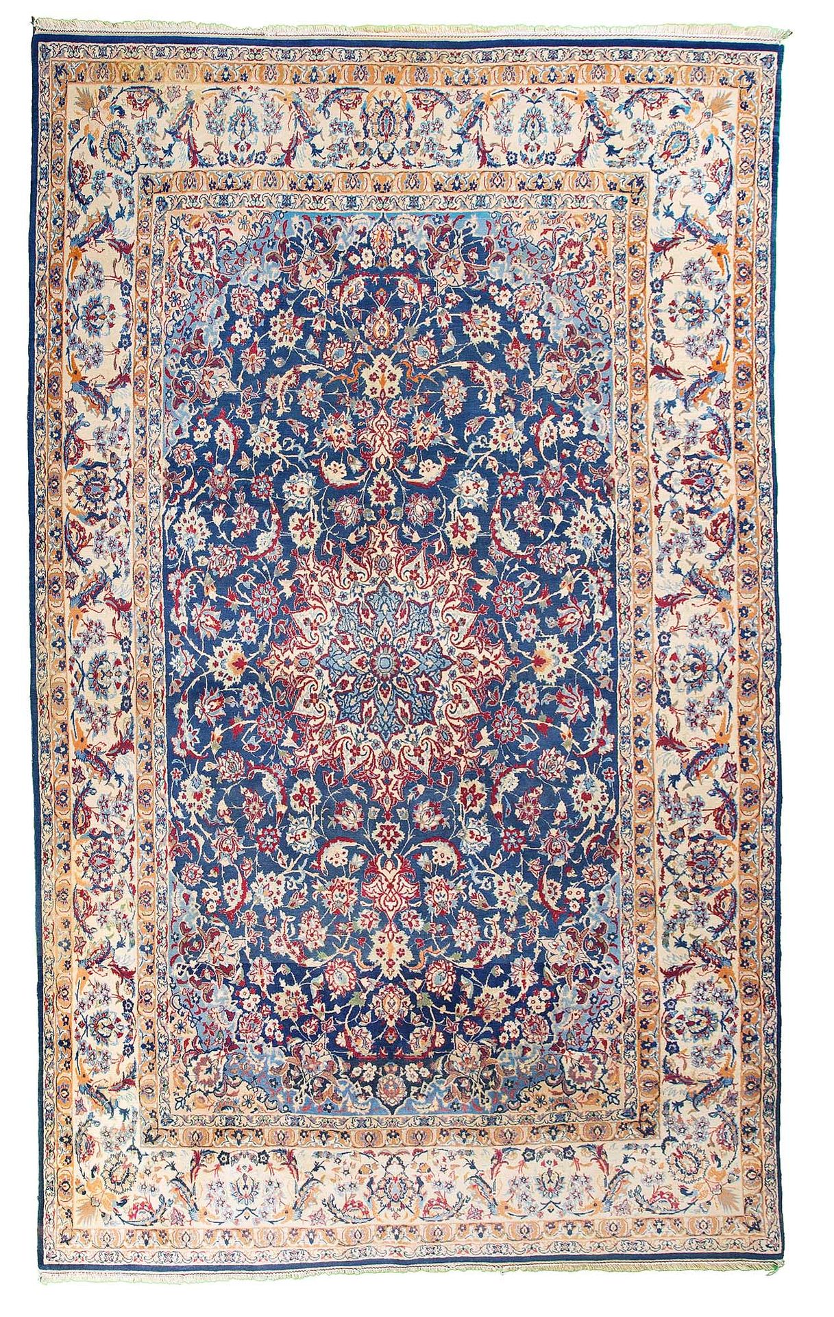 Null 以丝线和纬线编织的ISTAHAN地毯（伊朗），20世纪中期

尺寸：212 x 153厘米

技术特点 : 羊毛天鹅绒，丝质衬底。

在皇家蓝色的背景&hellip;