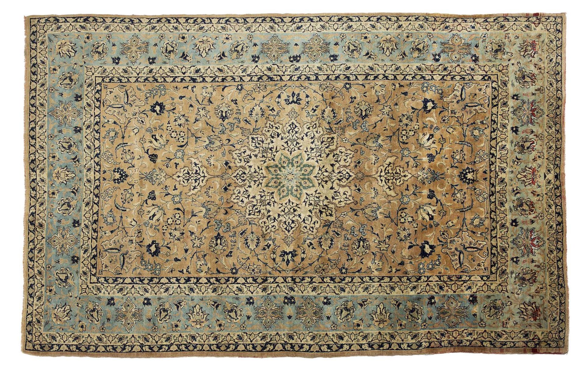 Null 精美的ISPAHAN地毯上的丝链，（波斯），20世纪初。

尺寸：232 x 144厘米

技术特点 : 羊毛天鹅绒，丝质衬底。

一个精致的象牙色、&hellip;