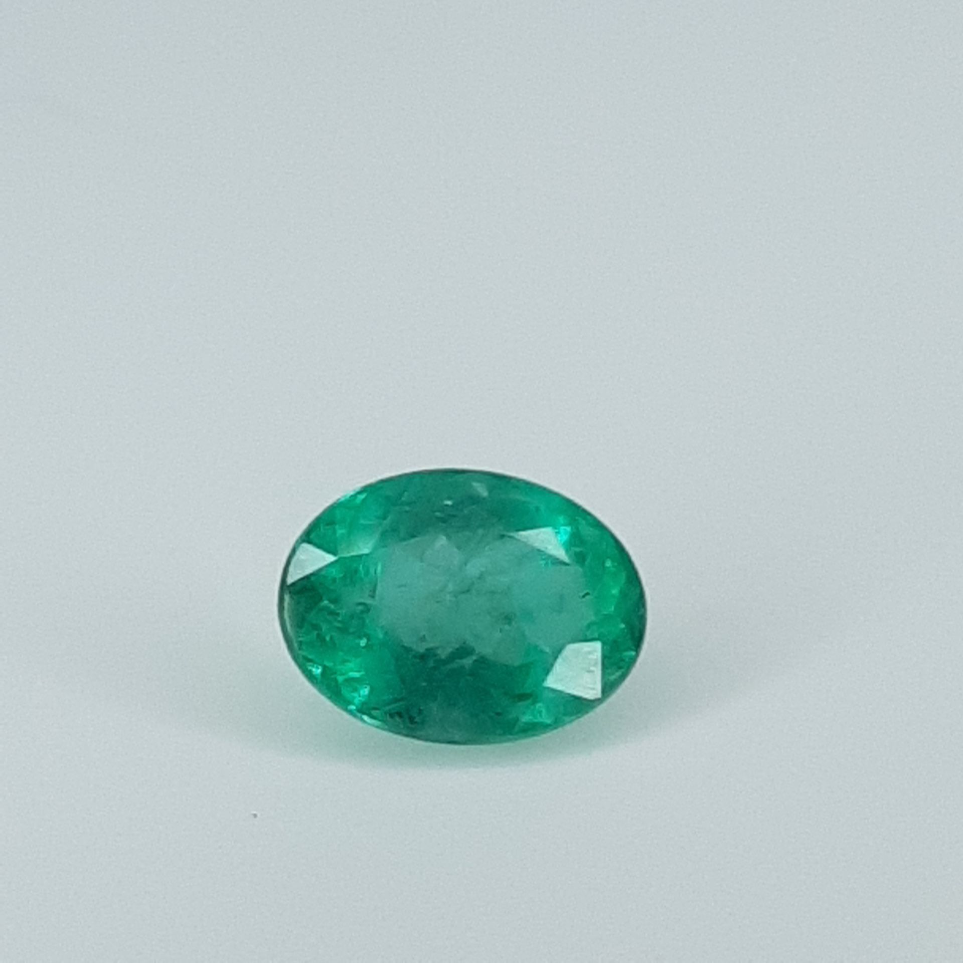 Emeraude - Brésil - 2.50 cts EMERAUD - From Brazil - Green color - Oval size - I&hellip;