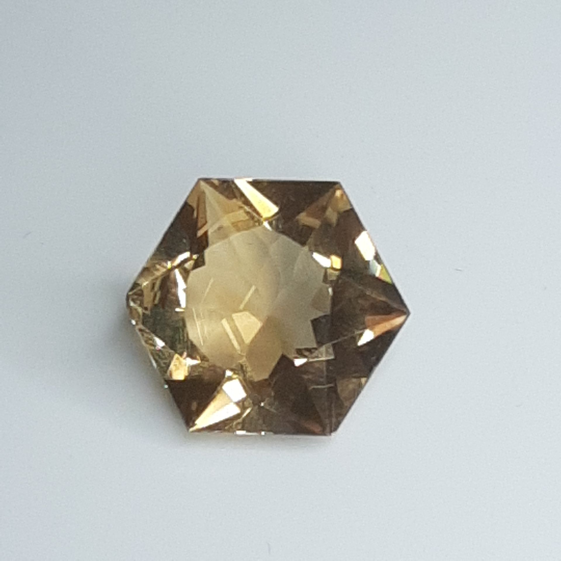 Citrine - BRESIL - 10.08 cts 翡翠 - 产自巴西 - 黄色 - 六角形尺寸 - 重量10.08克拉 - 尺寸：14.95 x 14.&hellip;