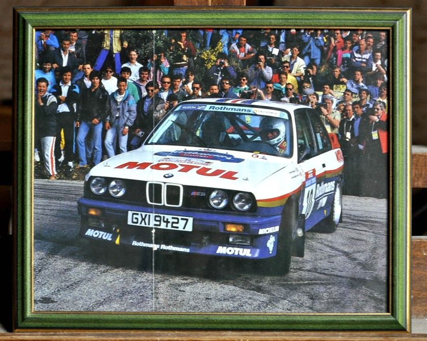 Null BMW M3 Rothmans Nr. 10, Tour de Corse, 1. Béguin. Gerahmtes Poster. 25x30cm