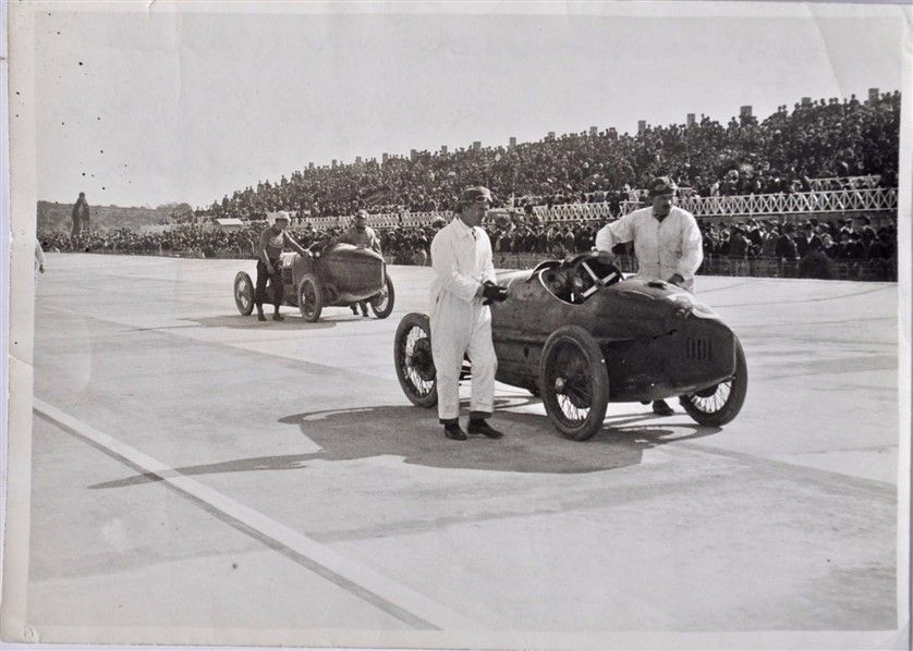 Null 1923年，DIVO，在Penya Rhin举行的1500cc西班牙大奖赛的冠军，骑着Talbot和Tazio NUVOLARI骑着Chirribir&hellip;