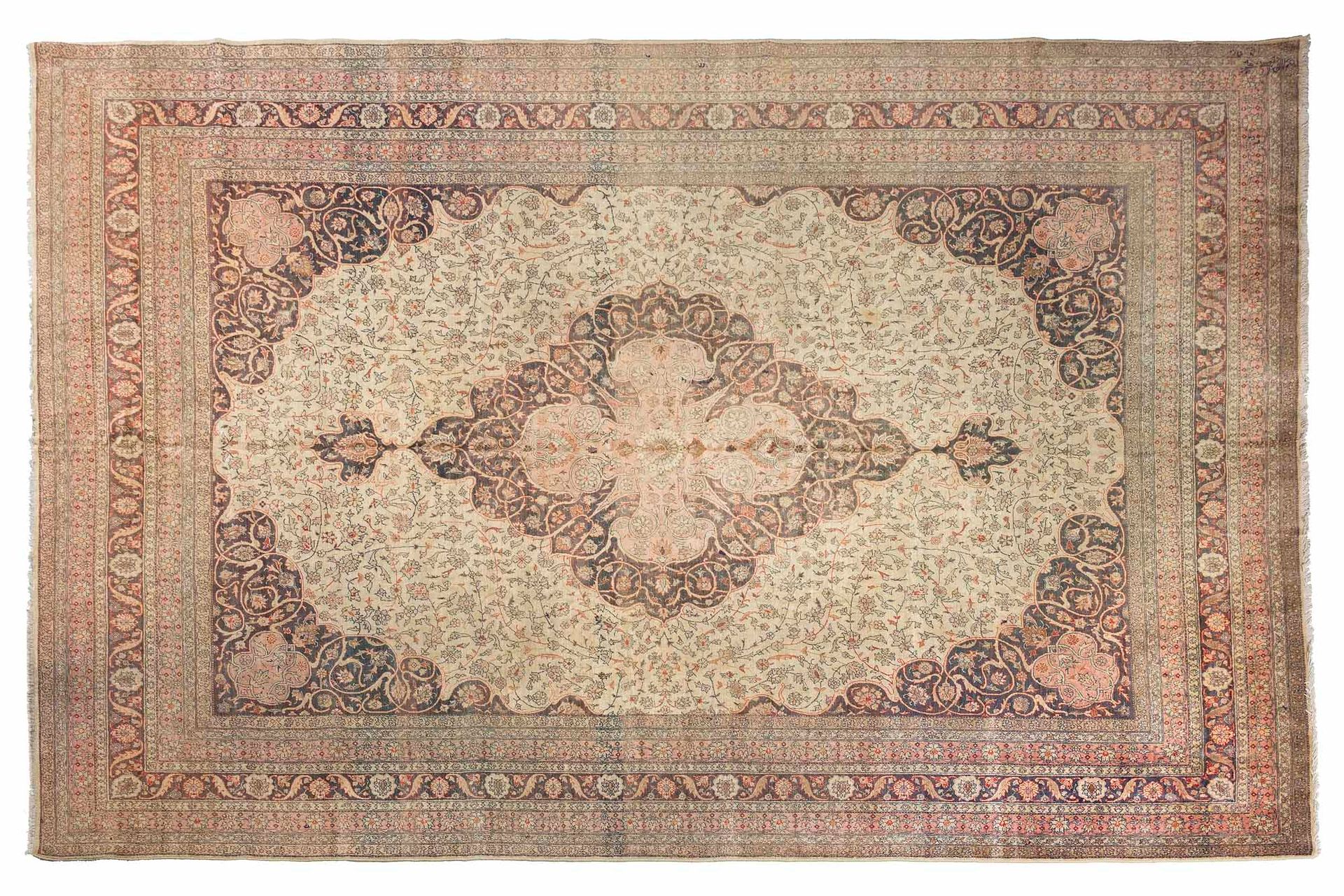 Null SIVAS - SEBASTIA（小亚细亚）地毯，20世纪初

尺寸：380 x 290厘米。

技术特点 : 羊毛丝绒，棉质基础。

一个长方形和十&hellip;