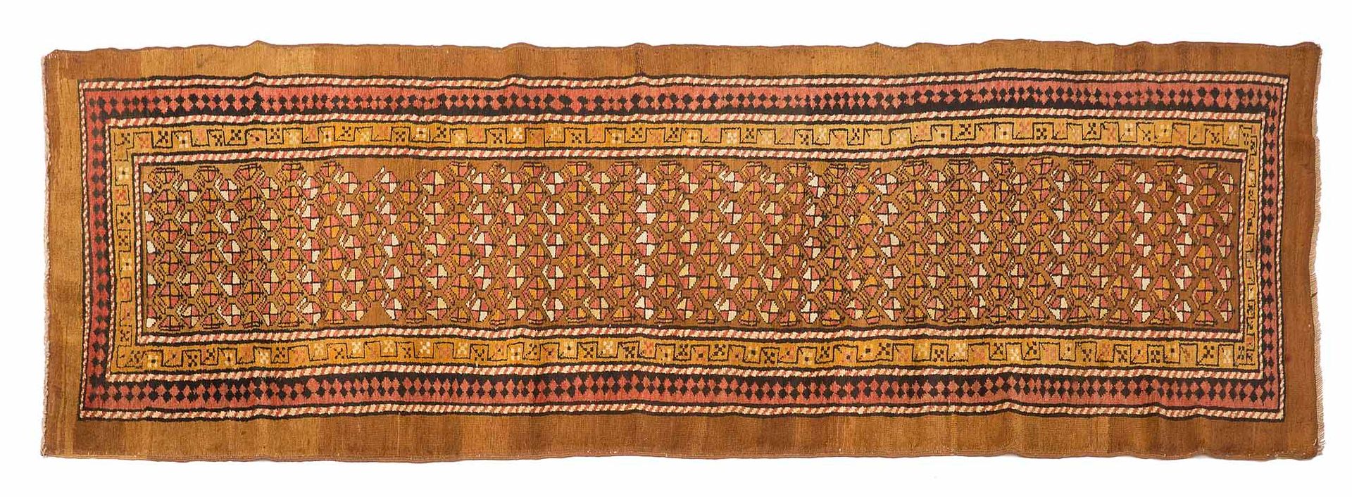 Null SARAB画廊地毯（波斯），20世纪前三分之一时期

尺寸：315 x 100厘米。

技术特点 : 羊毛丝绒，棉质基础。

一个大的 "骆驼毛 "框&hellip;