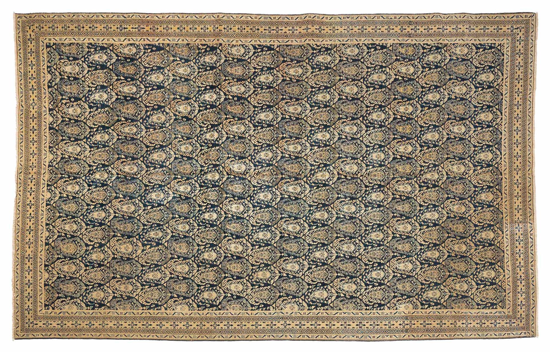 Null Tapis TABRIZ (Perse), 1er tiers du 20e siècle

Dimensions : 355 x 226cm.

C&hellip;
