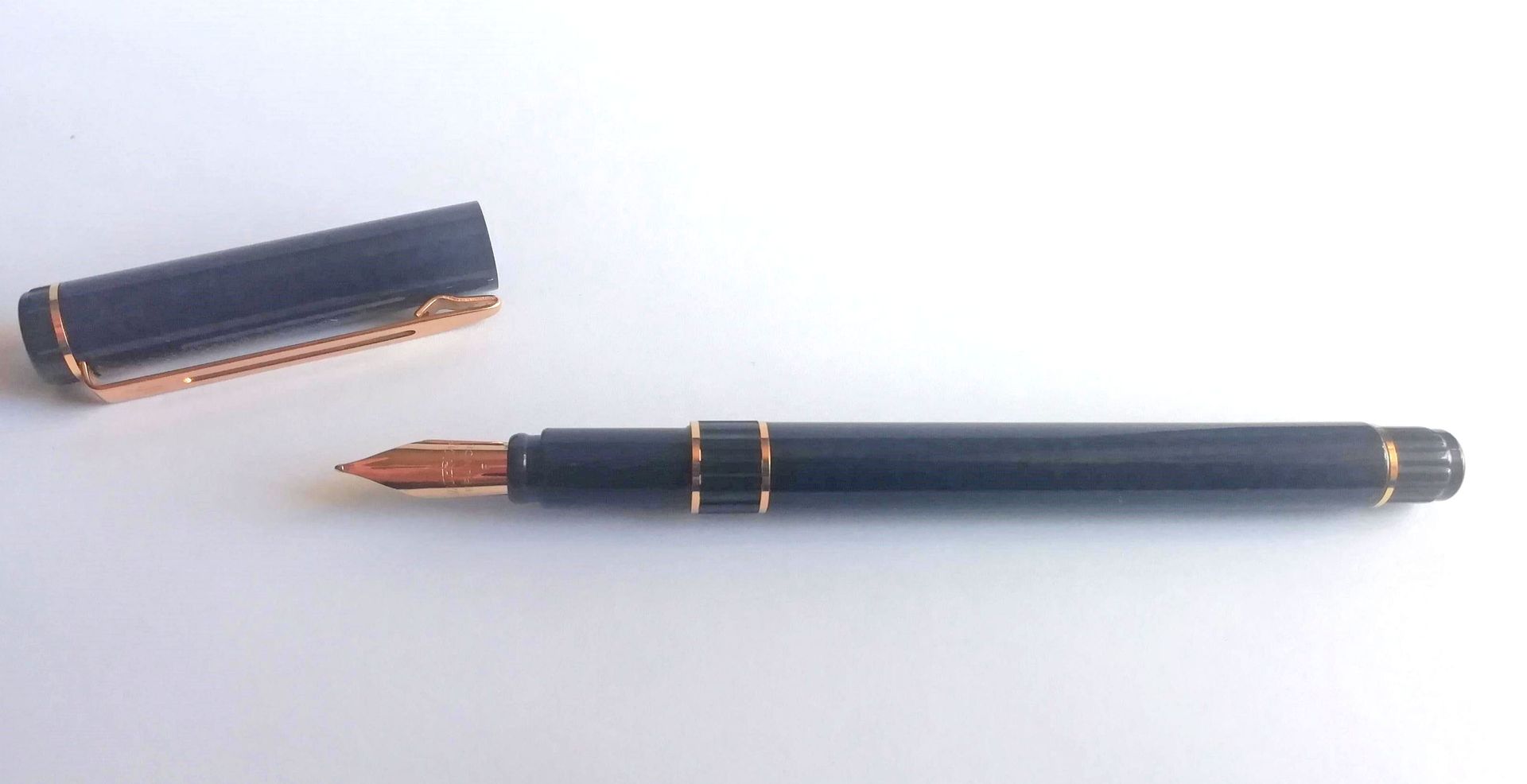 Null Waterman fountain pen, blue marbled and gold plated
