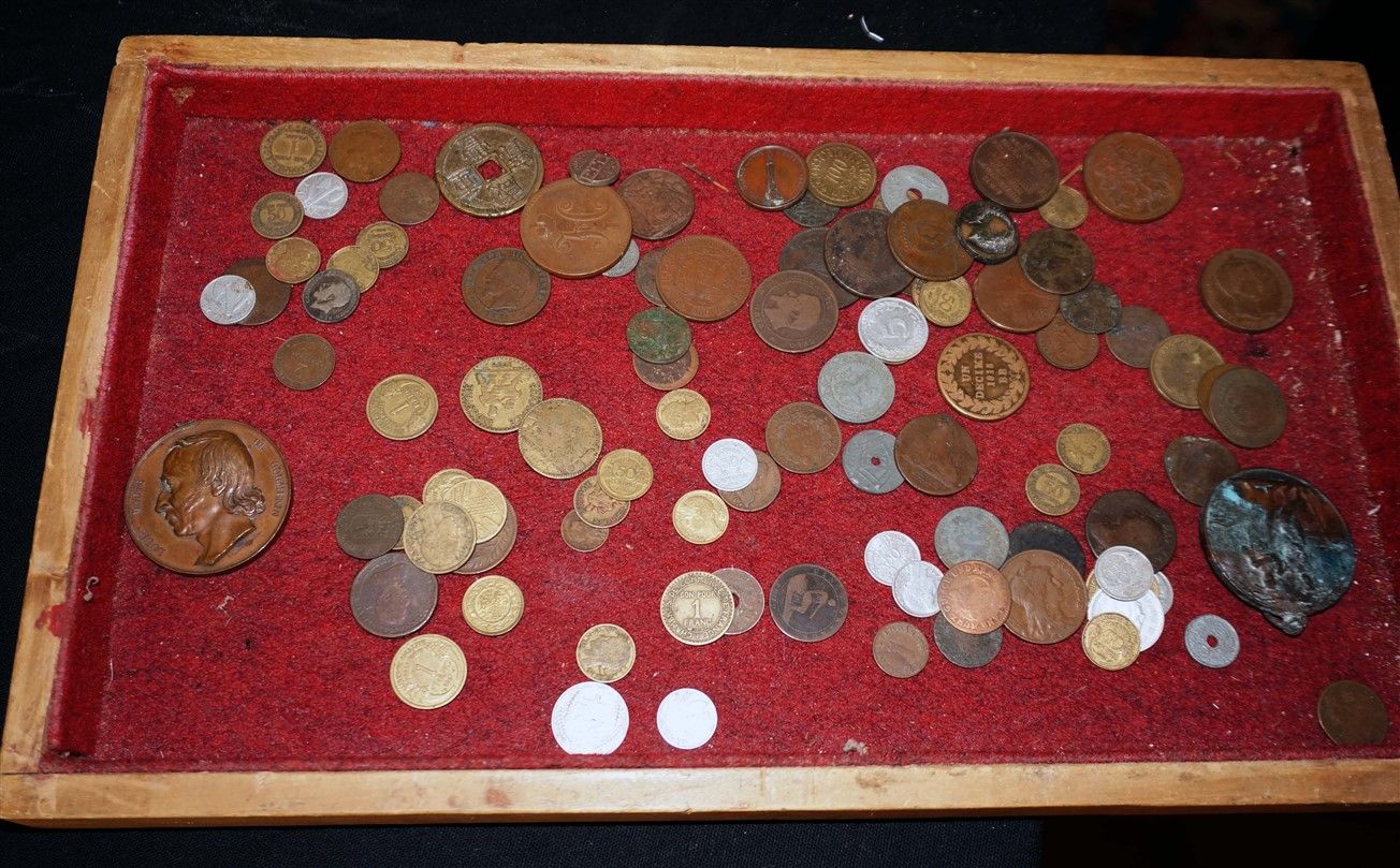 Null Lot of coins and medals of the XVIII°, XIX° and XX°.