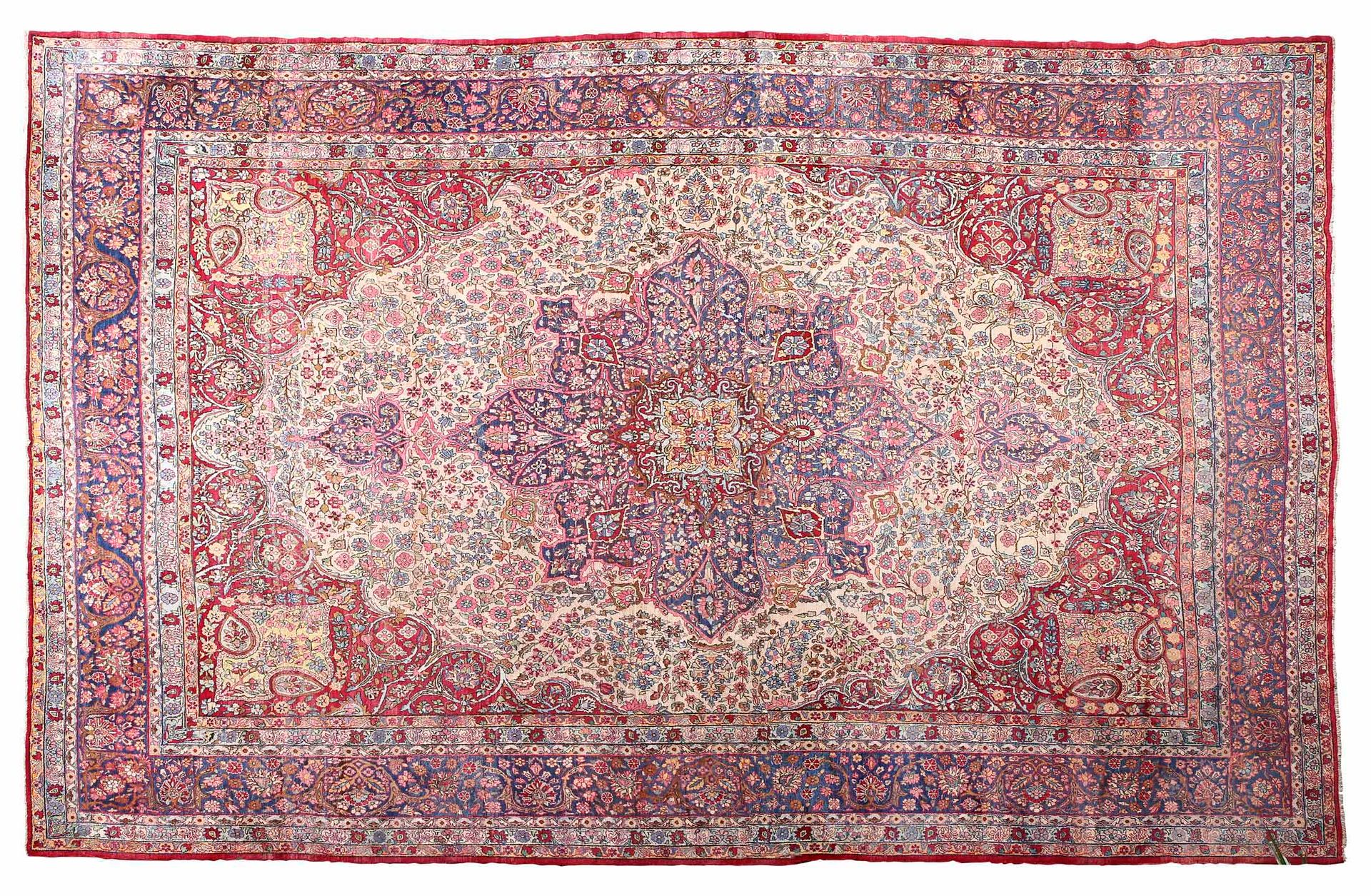 Null 特殊的和非常重要的KIRMAN-LAVER地毯（波斯），19世纪末

尺寸：500 x 346厘米。

技术特点 : 羊毛天鹅绒，棉质底板。

象牙领&hellip;