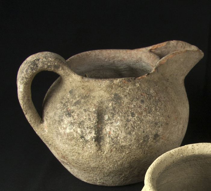 Null Terracotta jug with spout L :16,2cm H :9,5cm