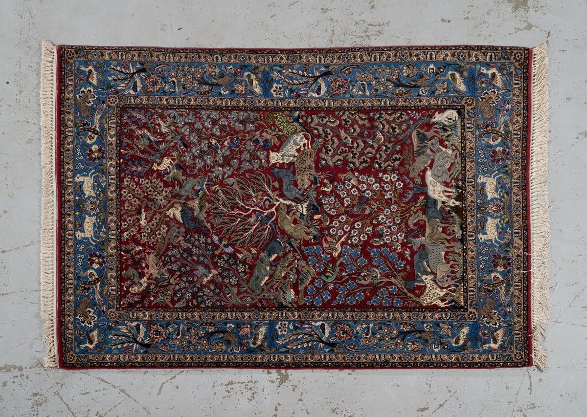 Null Très fin Ispahan. Iran. En laine et soie. Vers 1970
Dimensions. 169 x 111 c&hellip;