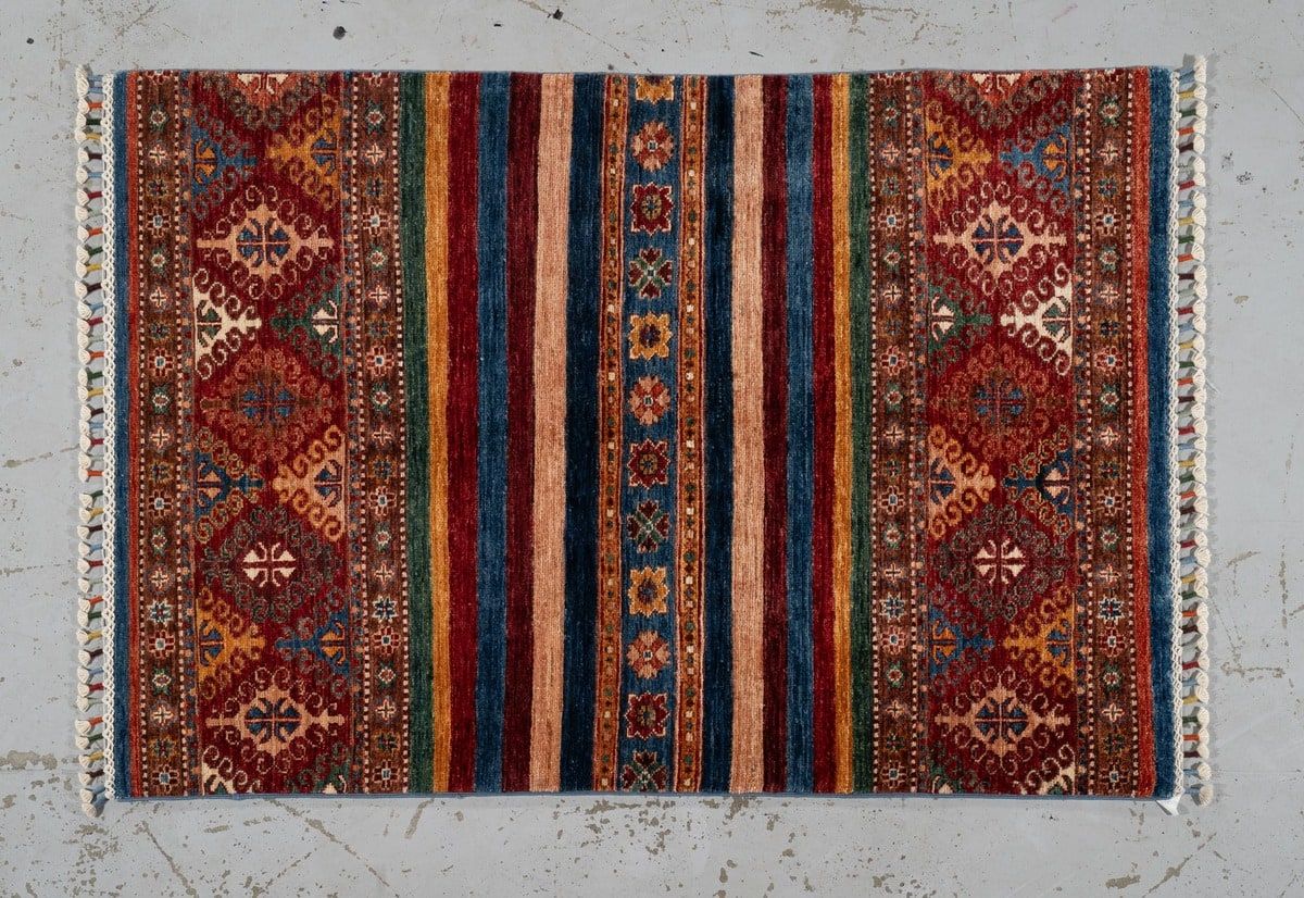 Null Original tapis Aryana. Afghanistan. Vers 1980
Dimensions 142 x 098 cm
Velou&hellip;