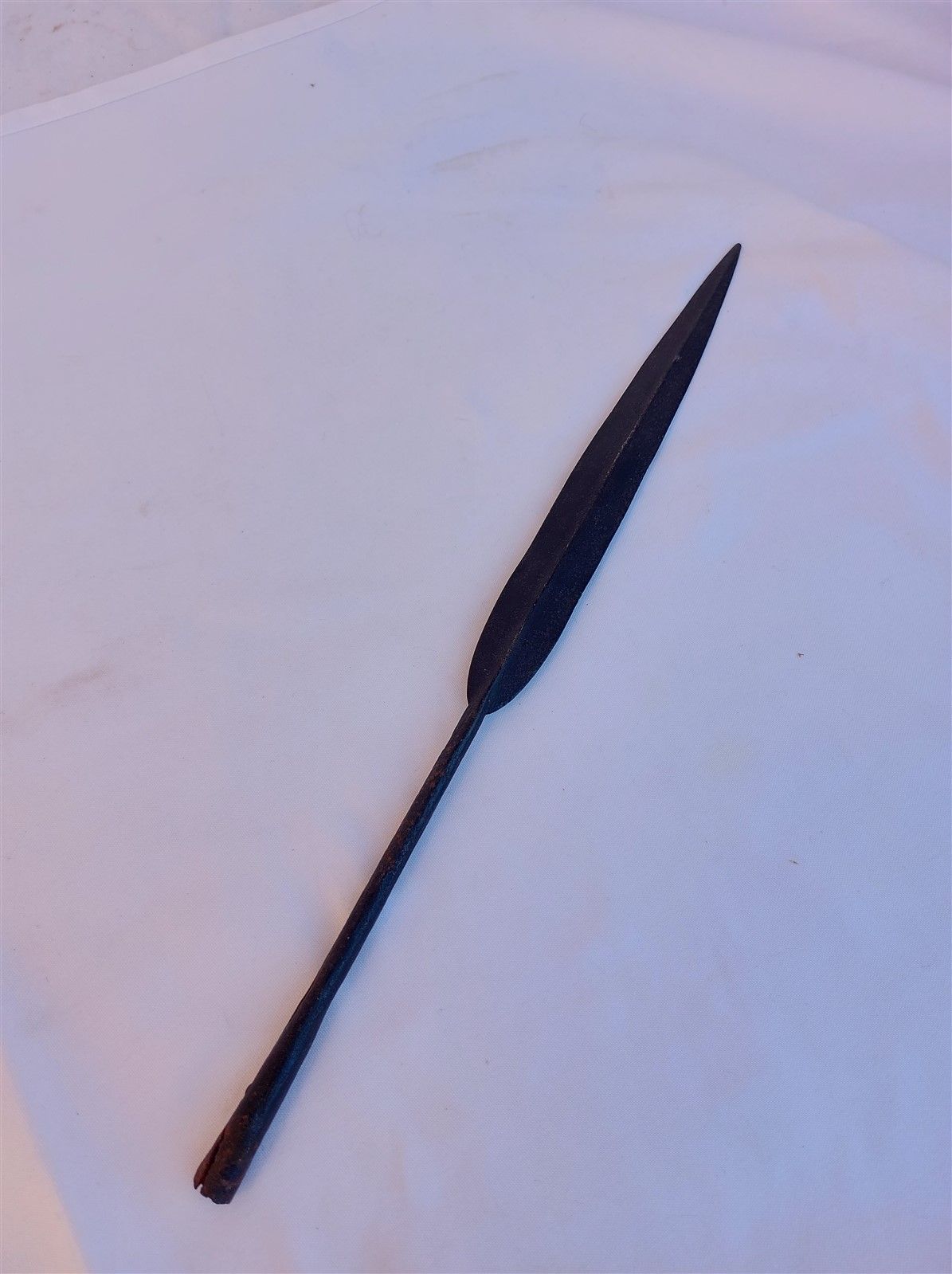 Null 1 pointe de lance ou javelot en métal noir longueur 40 cm " ALLAR "