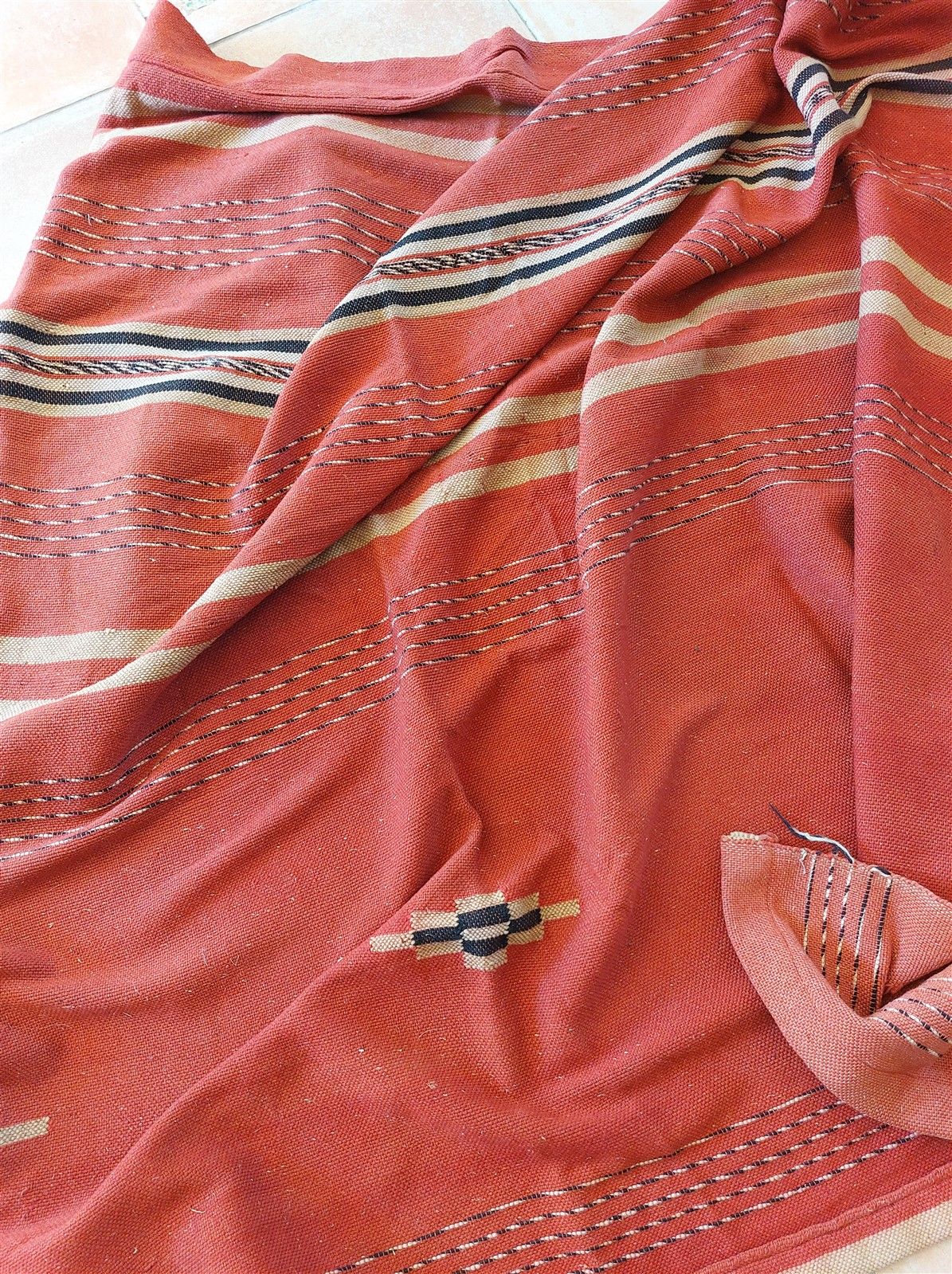 Null 1 ancienne couverture tissée à la main motif Touareg couleur rouge