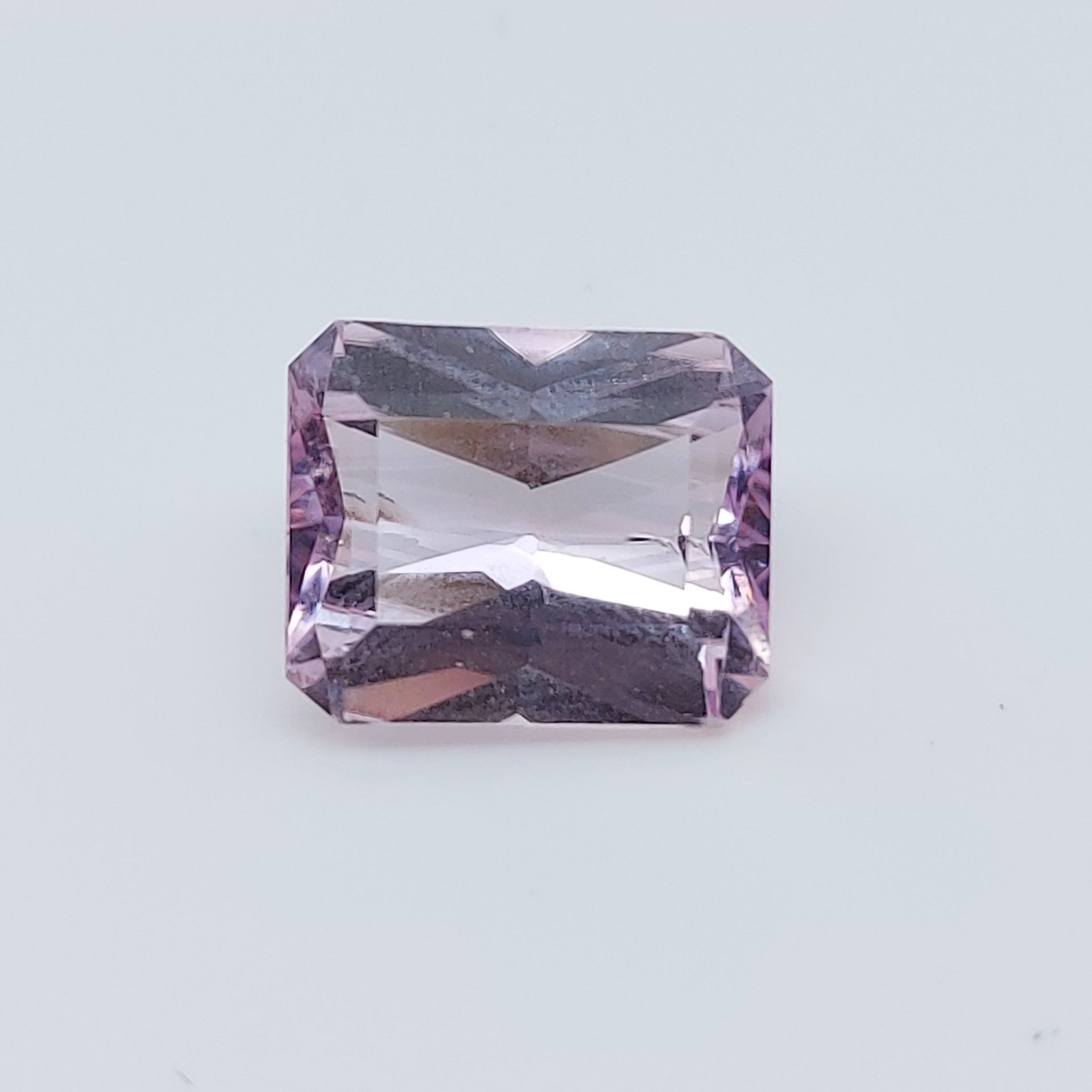 Null KUNZITE - From Brazil - Pink color - Rectangular cut - Weight 3.74 cts - Tr&hellip;