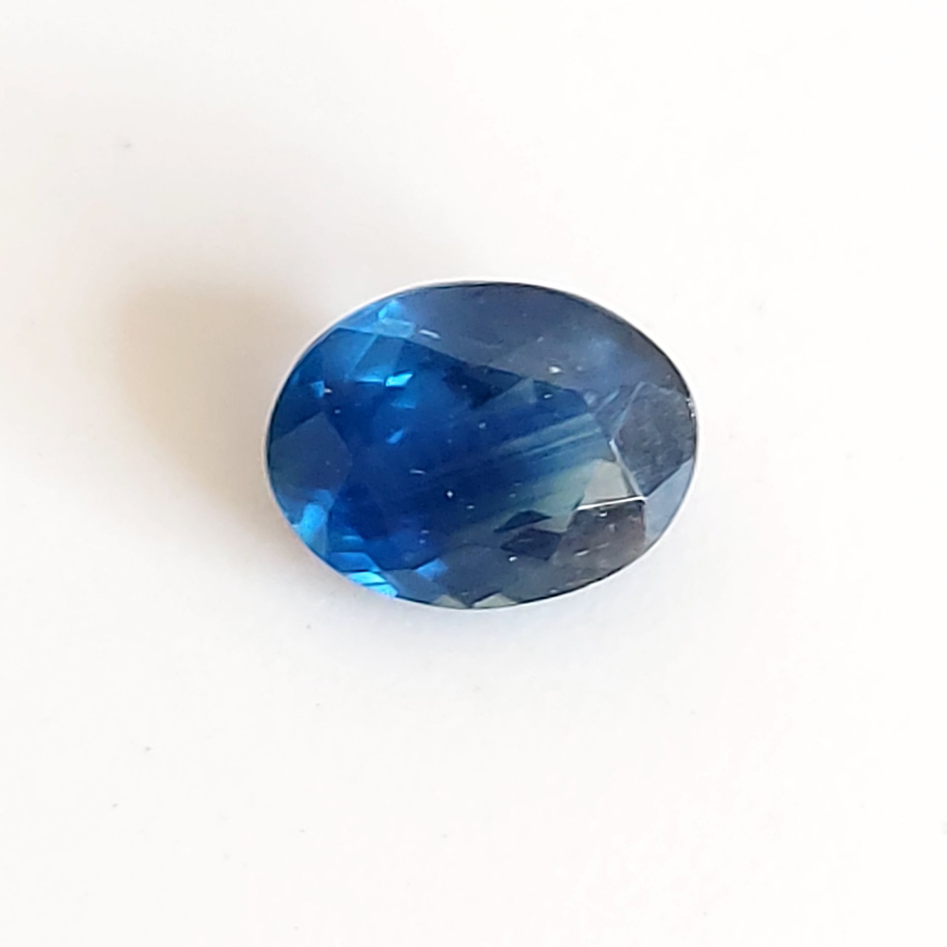 Null SAPHIR - From Sri Lanka - Blue color - Transparent - Oval cut - Weight 1.55&hellip;
