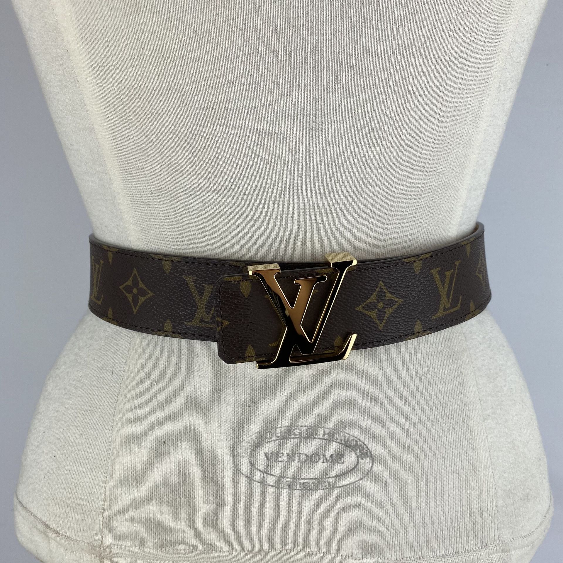 LOUIS VUITTON belt, leather and monogram canvas, size 90…