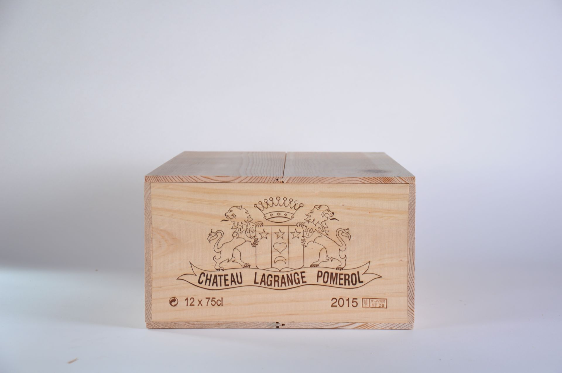 Château Lagrange à Pomerol - 2015 Lot d'une caisse bois de 12 bouteilles, Bordea&hellip;