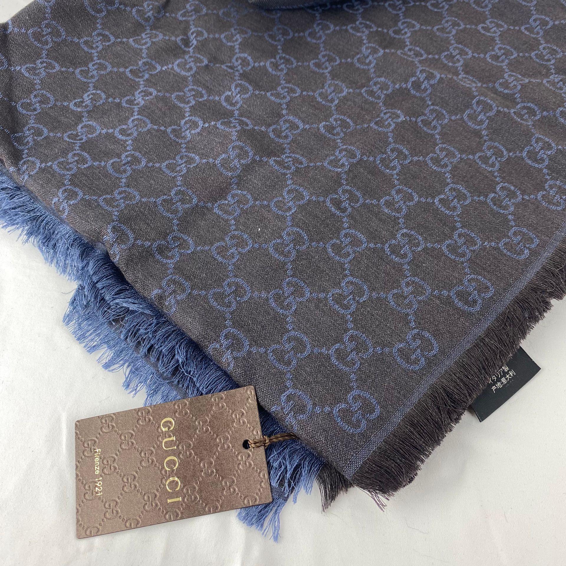 GUCCI A GUCCI stole in wool and silk navy monogram signature MacroGucci 140/140c&hellip;