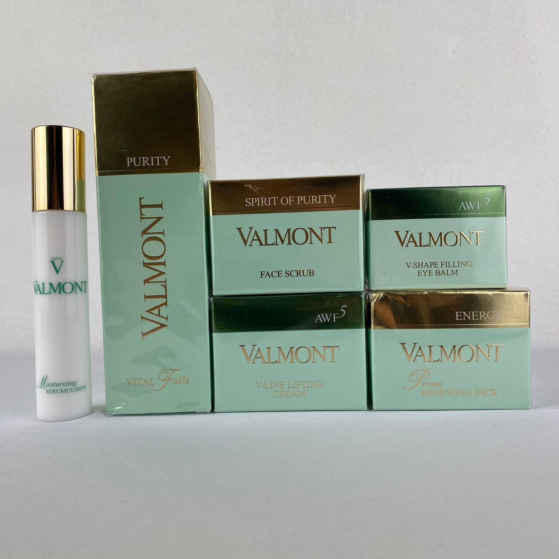 VALMONT 6套VALMONT面部护理化妆品：乳液、去角质、面膜、精华液、乳液和面霜