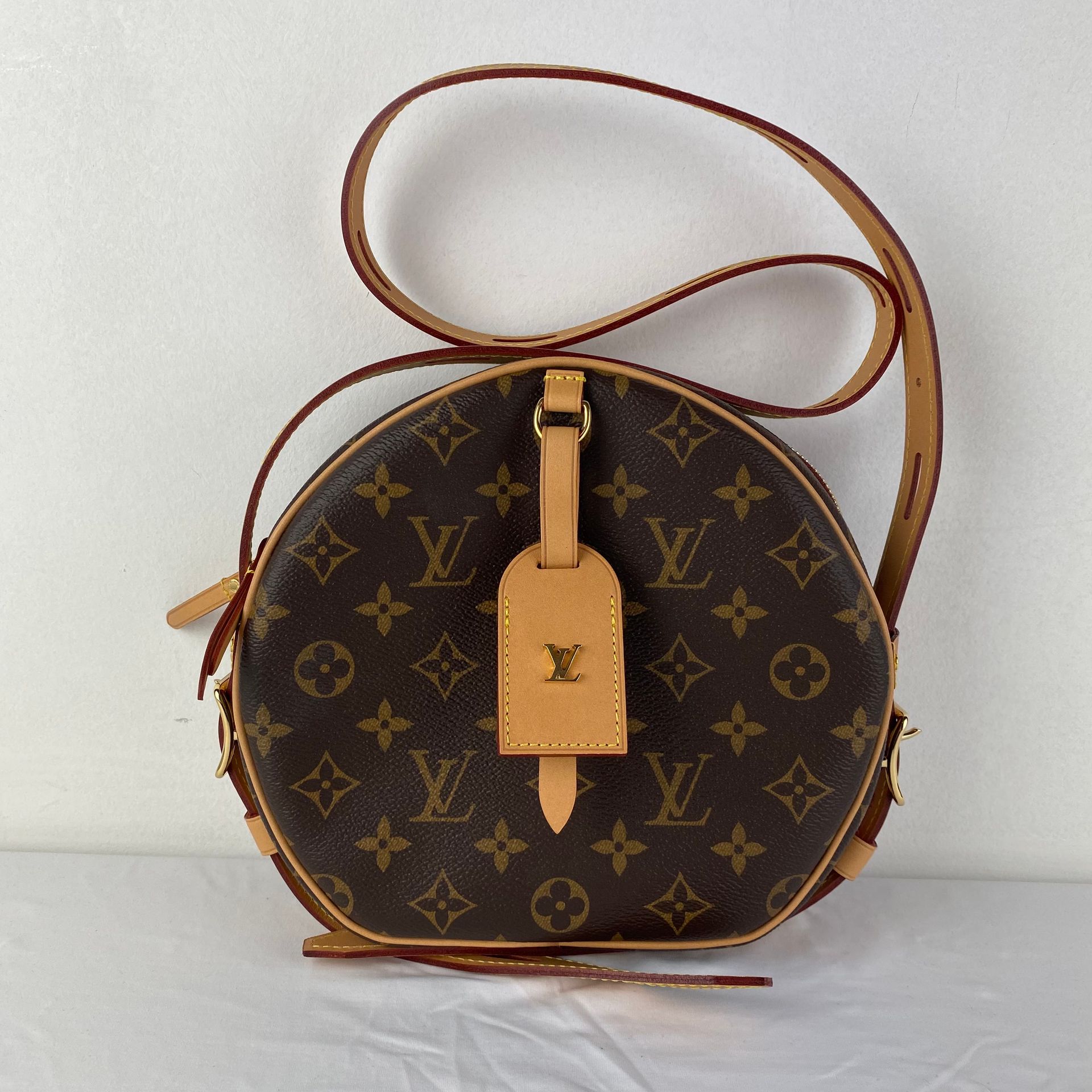 LOUIS VUITTON A handbag LOUIS VUITTON model Petite Boite Chapeau in brown monogr&hellip;