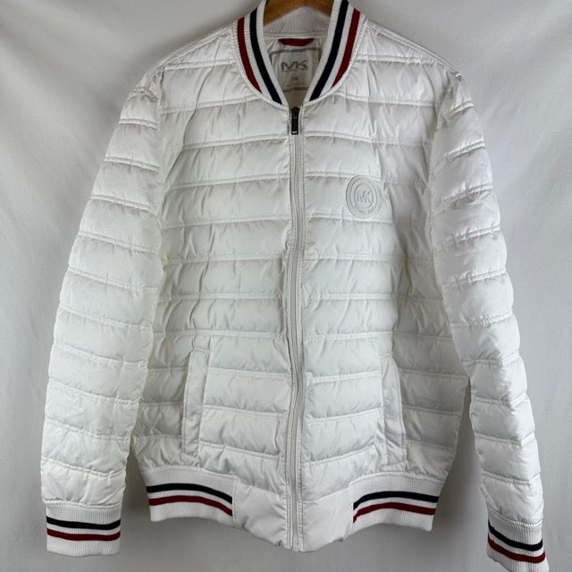 MICHAEL KORS T.L Una chaqueta de plumas MICHAEL KORS, modelo Teddy blanco, talla&hellip;