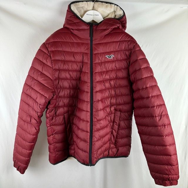 HOLLISTER T.XL A red HOLLISTER down jacket, faux fur lining, recycled materials,&hellip;