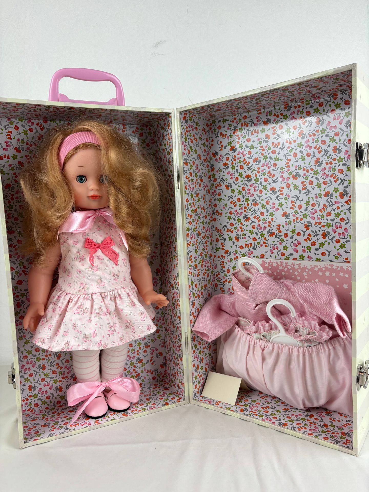 PETICOLLIN PETITCOLLIN 39cm muñeca con armario en caja, nuevo
