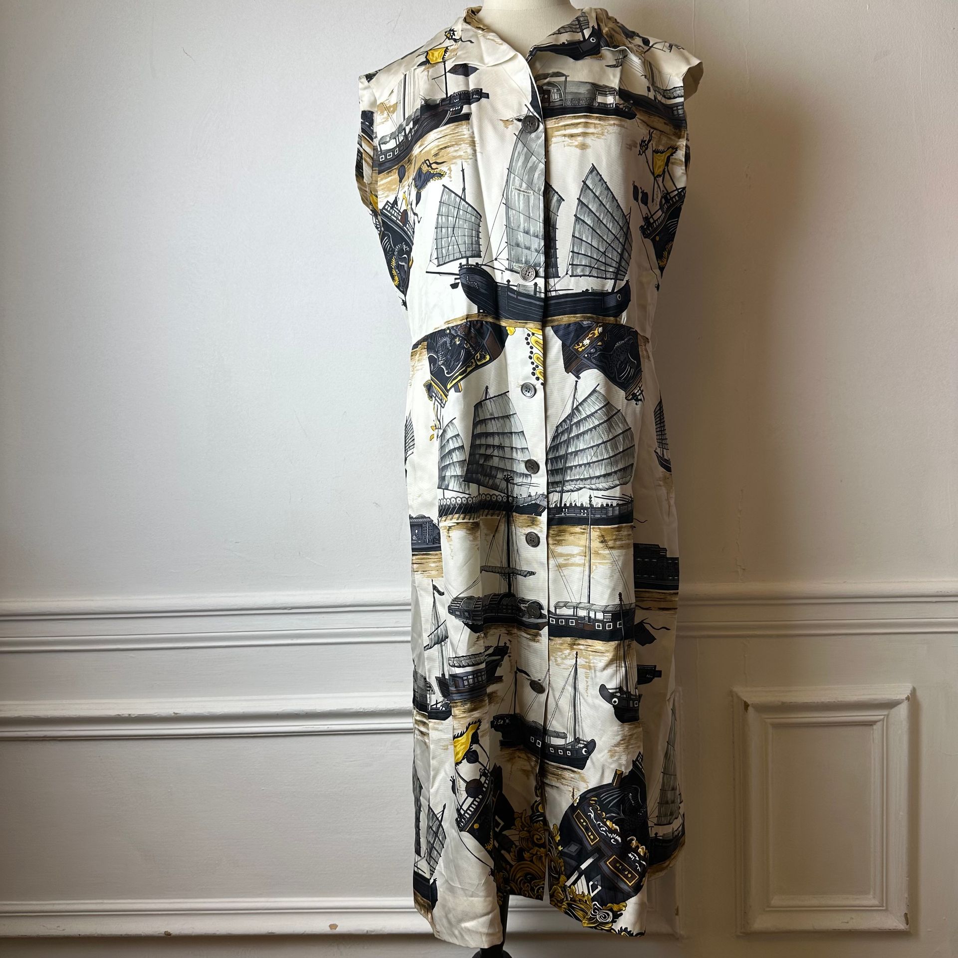 HERMES Robe chemisier en soie Hermès thème Bateaux Vintage