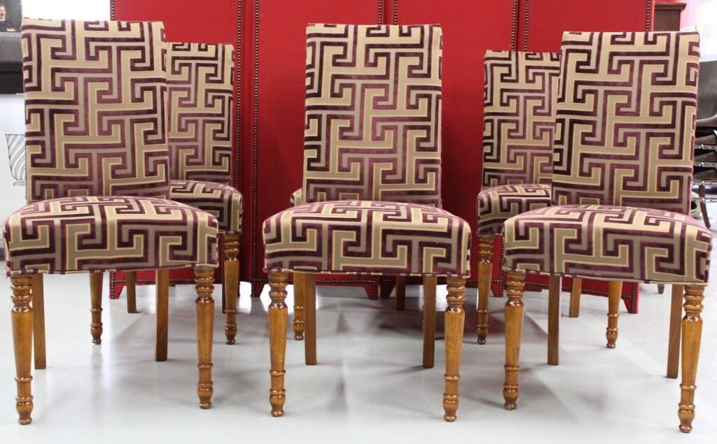 Null Set of 6 chairs in natural wood. Turned front legs. Back legs with sabres. &hellip;