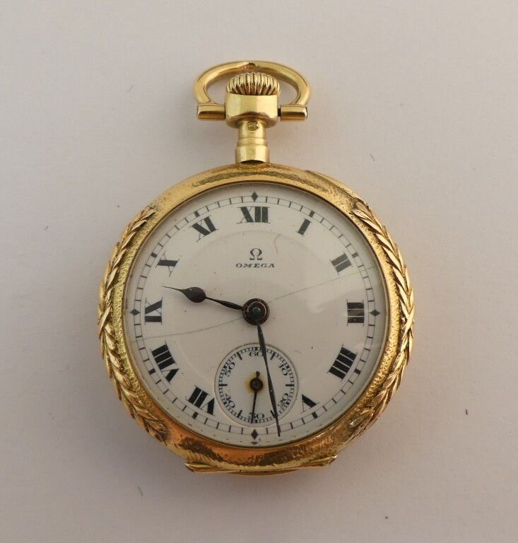Null Omega. Yellow gold collar watch. Two gold flaps. PB. 23.5g.
