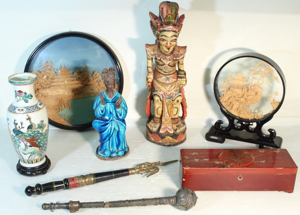 Null Asian art. Lot of various trinkets. Joint Art of Asia. Natural wood and mot&hellip;