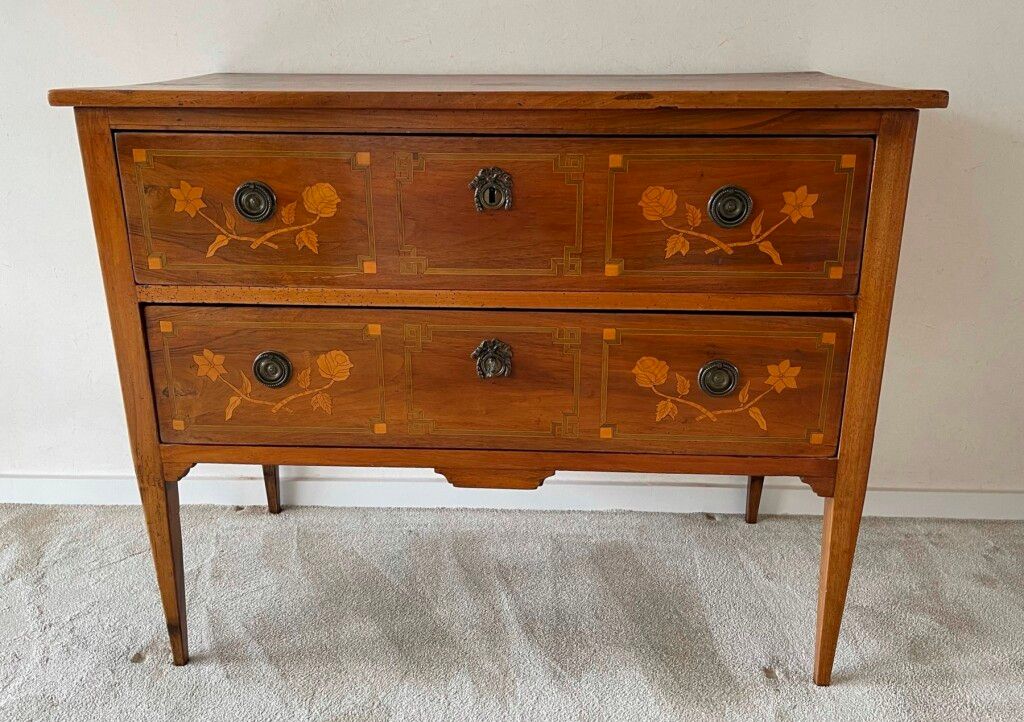 Null Walnut chest of drawers with floral marquetry in frames. It opens with two &hellip;