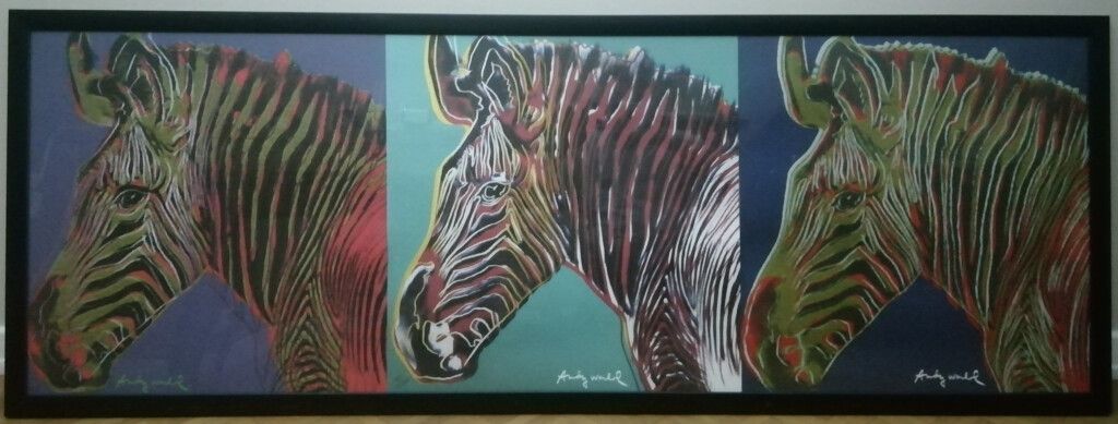 Null 安迪-沃霍尔（1928 - 1987）之后。格雷维的斑马。3幅彩色版画，来自系列：濒危物种。60 x 180厘米+框架67 x 187厘米。背面是匹兹&hellip;