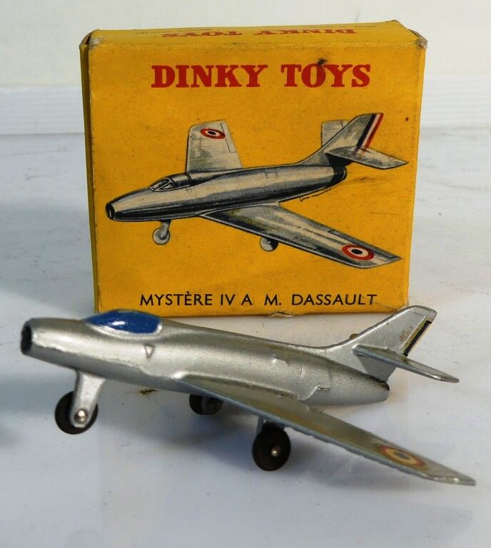 Null Dinky Toys. Mystere IV A. Mit seiner Schachtel.