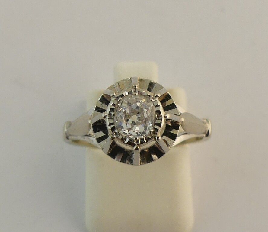 Null Ring aus Weißgold, besetzt mit einem TA-Diamanten von 0,6/0,7 Karat, TDD 55&hellip;