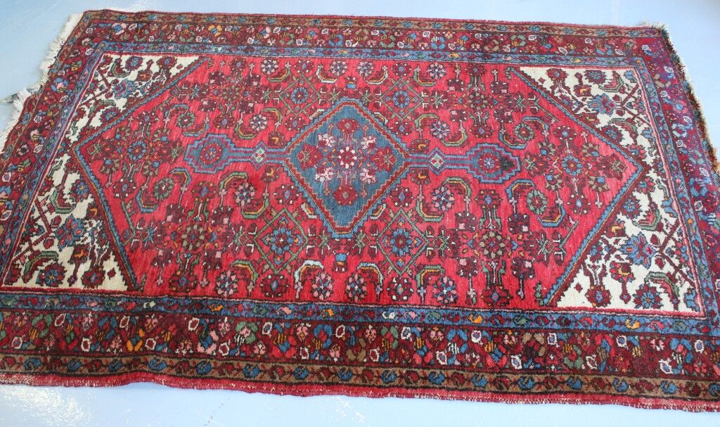 Null Teppich aus orientalischer Wolle. 197 x 134 cm.