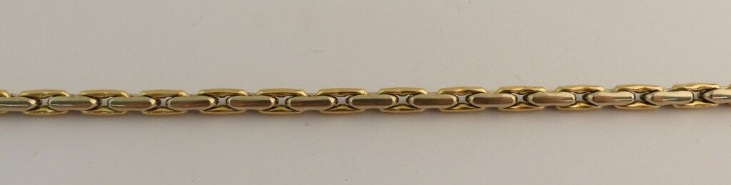 Null Lange Halskette aus Gelbgold. L. 68 cm. Gewicht. 42.1g.