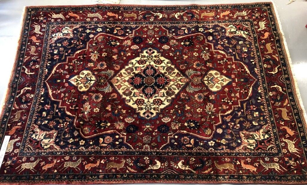 Null 伊朗Bakhtiar羊毛地毯。304 x 210厘米。