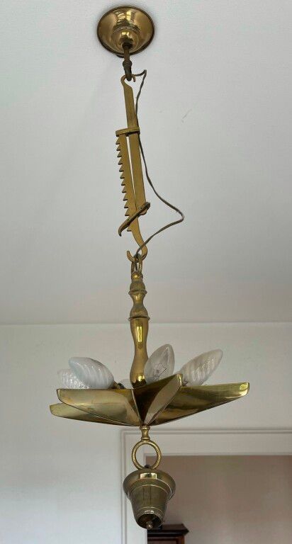 Null Jewish lamp with bronze rack.