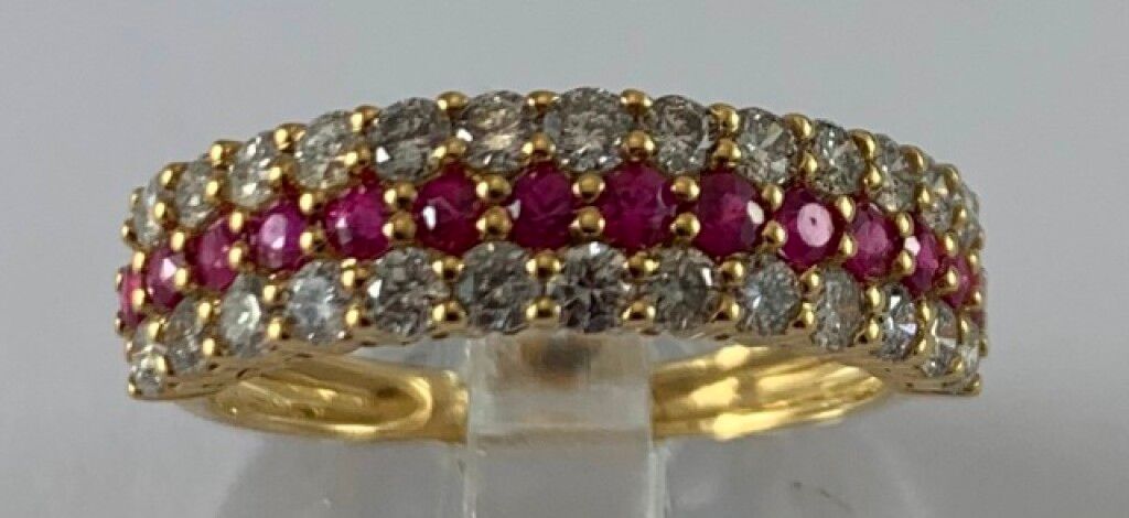Null 18K yellow gold half wedding band, 2g50, set with a line of 14 round rubies&hellip;
