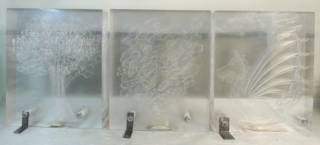 Null 让-胡贝尔-蒂亚姆5个粘在有机玻璃上的层压雕塑，其中一个代表格劳利。出处：梅兹大饭店。最大的高度为46厘米（小事故）。