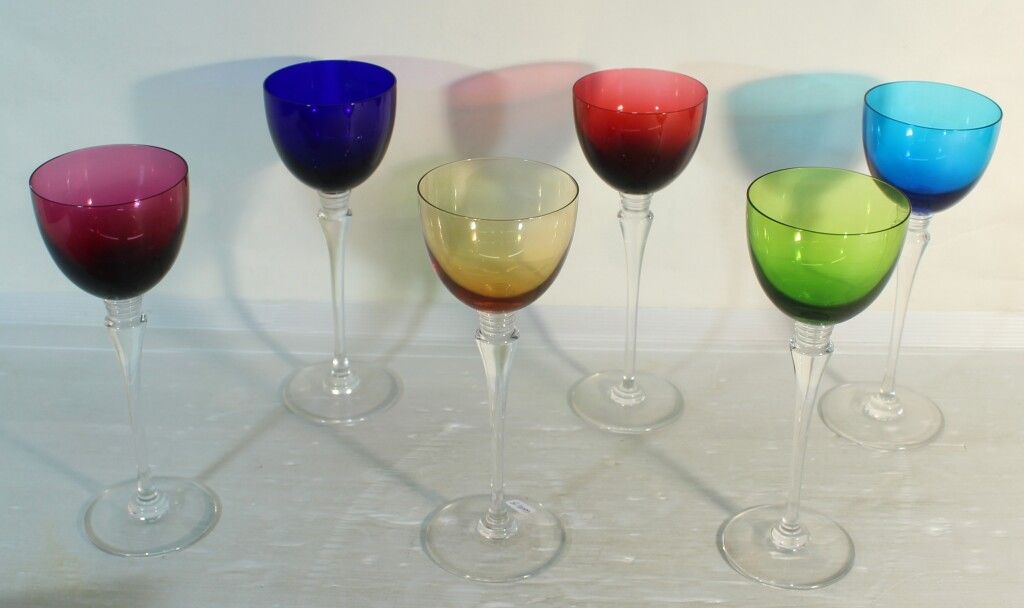 Null Saint Louis. 6 x coloured crystal glasses. Height : 23,5 cm.