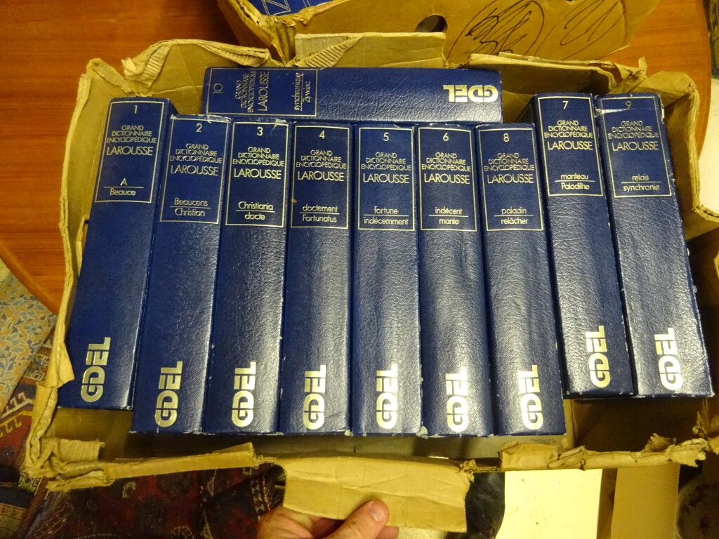 Null 第21册包含：拉鲁斯百科全书式的字典