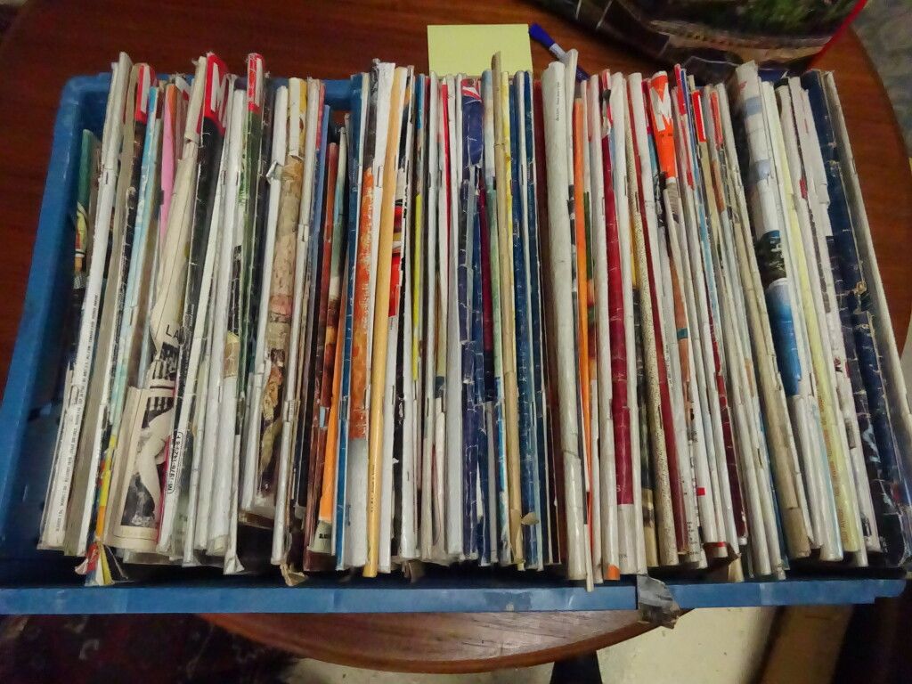 Null 27号书柜包含：约100本旧杂志，主要是1970年代的《巴黎-玛奇》。