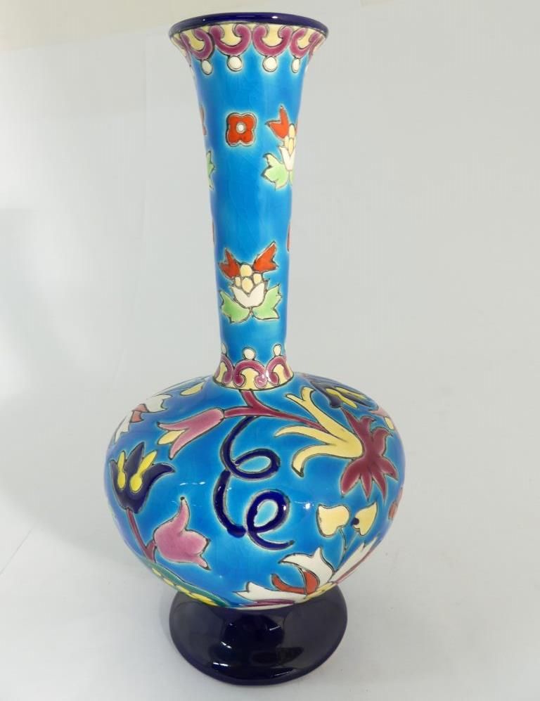 Null 朗威。景泰蓝珐琅柱形花瓶。高21厘米。
