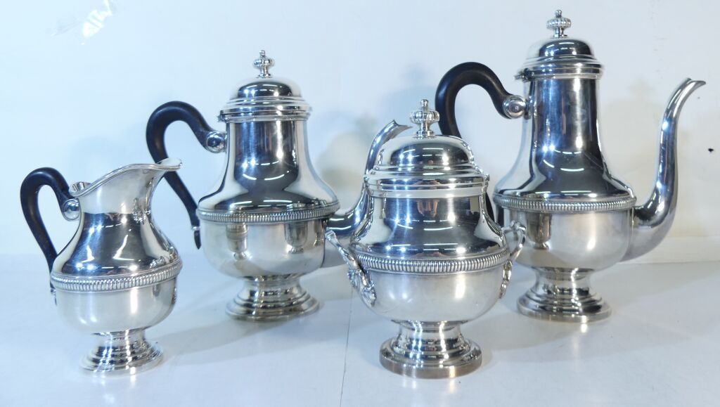 Null Tea and coffee set in silver plated metal.